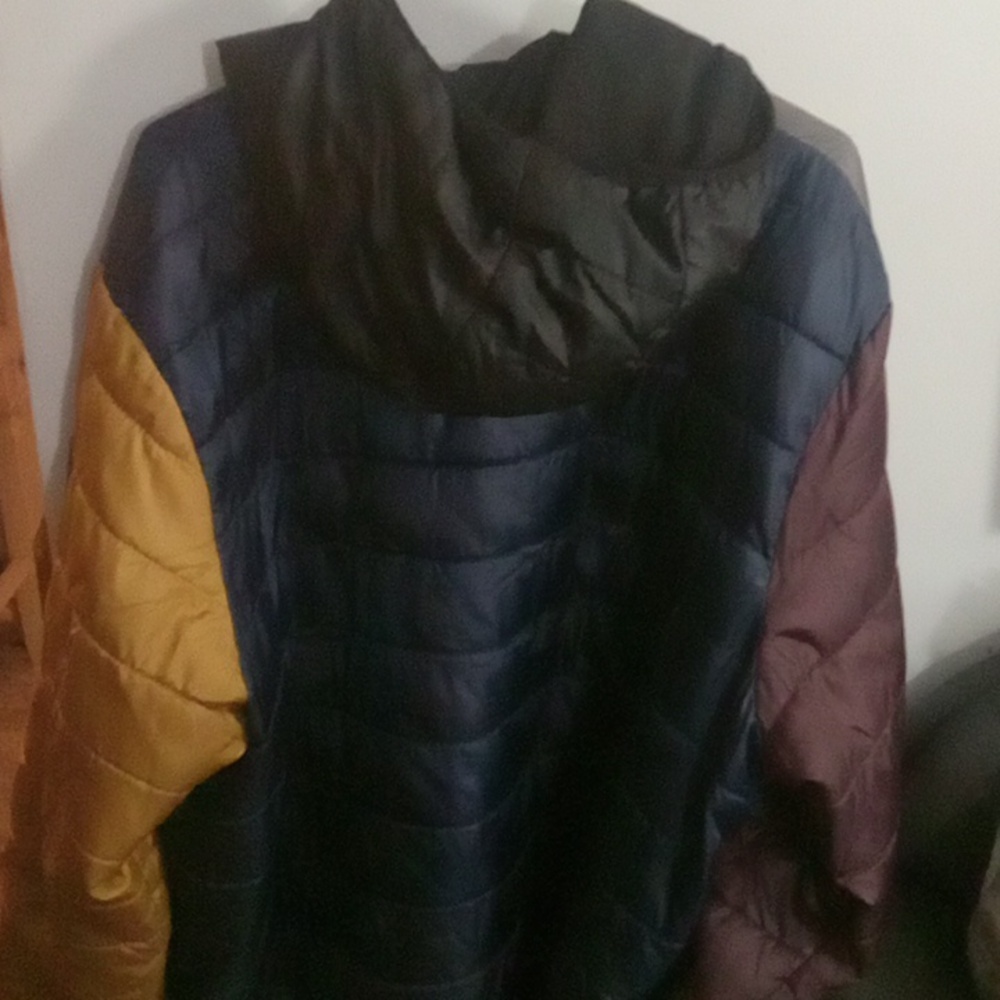 Coat - Picture 4 of 4